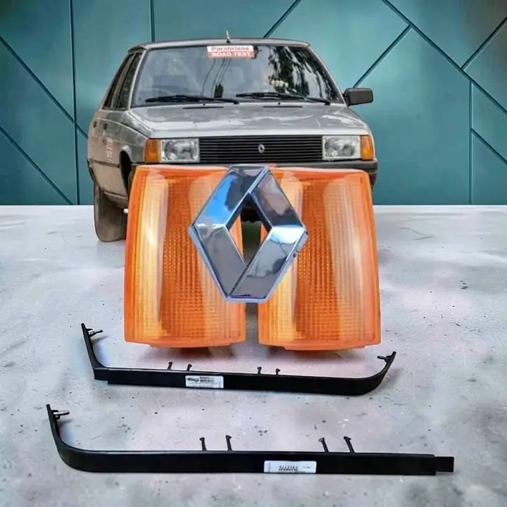 Juego de giros delanteros ámbar más logo y molduras de bajo ópticas corta de Renault 9 del 88 al 90