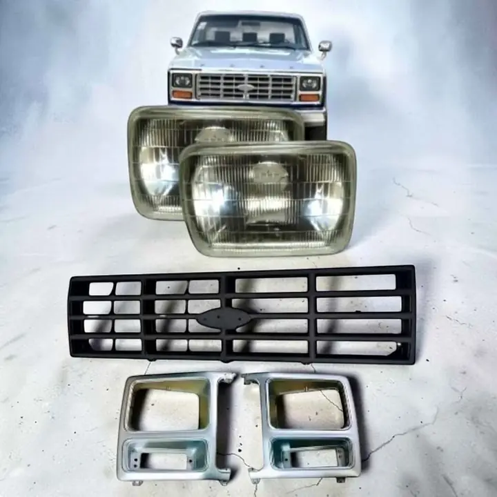 Kit Ford F 100 del 82 al 87 ópticas más aros y parrilla negra o gris