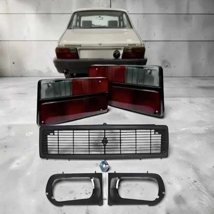 Faros traseros fume mas parrilla con aros de opticas mas logo Renault 12 del