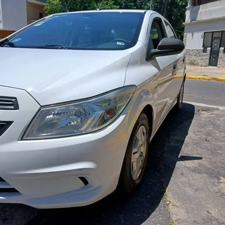 Vendo chevrolet prisma...8500$ us
