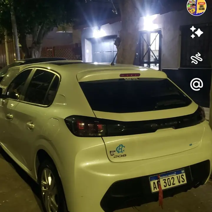 Vendo 208 2023 diciembre... 16km.... nuevo nuevo... titular unico dueño 17500$ dolar