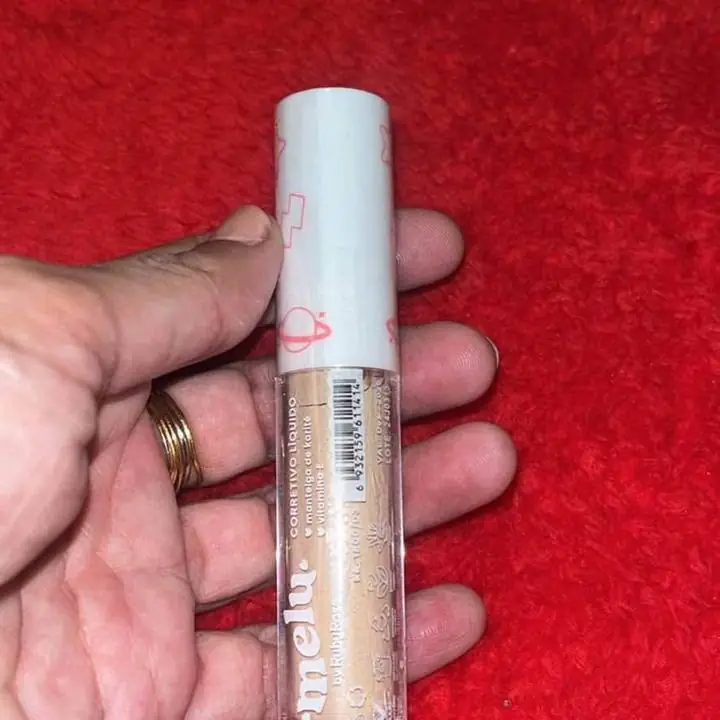 Corrector tono base Ruby Rose nuevo sellado