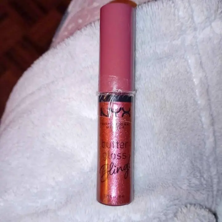 Lip gloss nyx larga duracion glitter