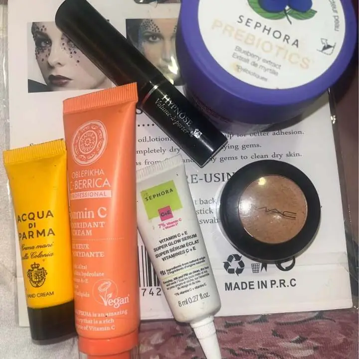 Set de maquillaje sombra mac crema Sephora , máscara Lancome