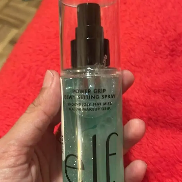 Fijador de maquillaje con ácido hialuronico marca Elf