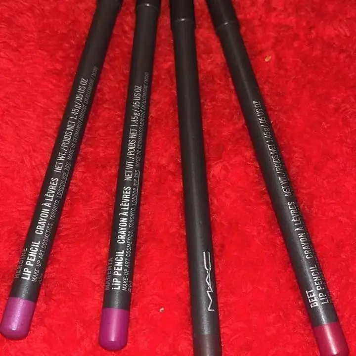 Lápices mac diferentes colores