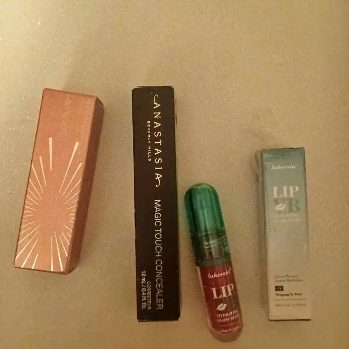 Kit anastasia de maquillaje con lipgloss de regalo