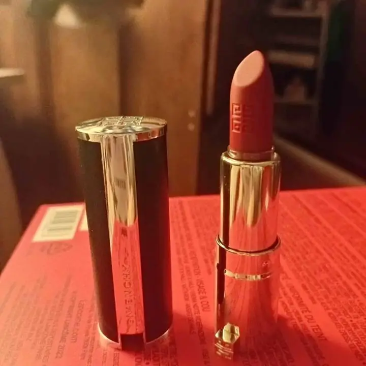 Labial Givenchy nuevo rojo