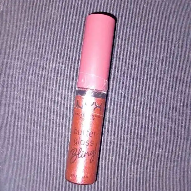 Lip gloss bling nyx color blgb07