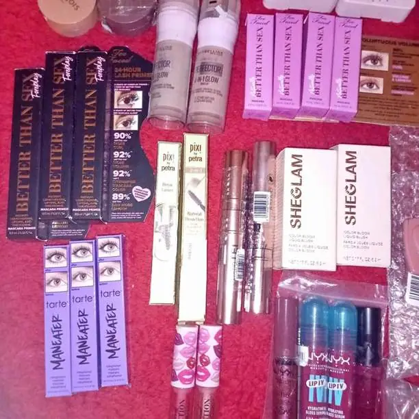 Lote de maquillaje 51 piezas todo original rebajado