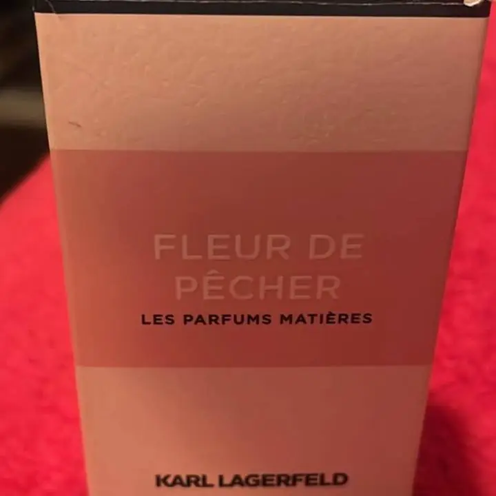 Perfume de mujer edp Karl lagerfeld Fleur de Pecher 50 ml usado un poco