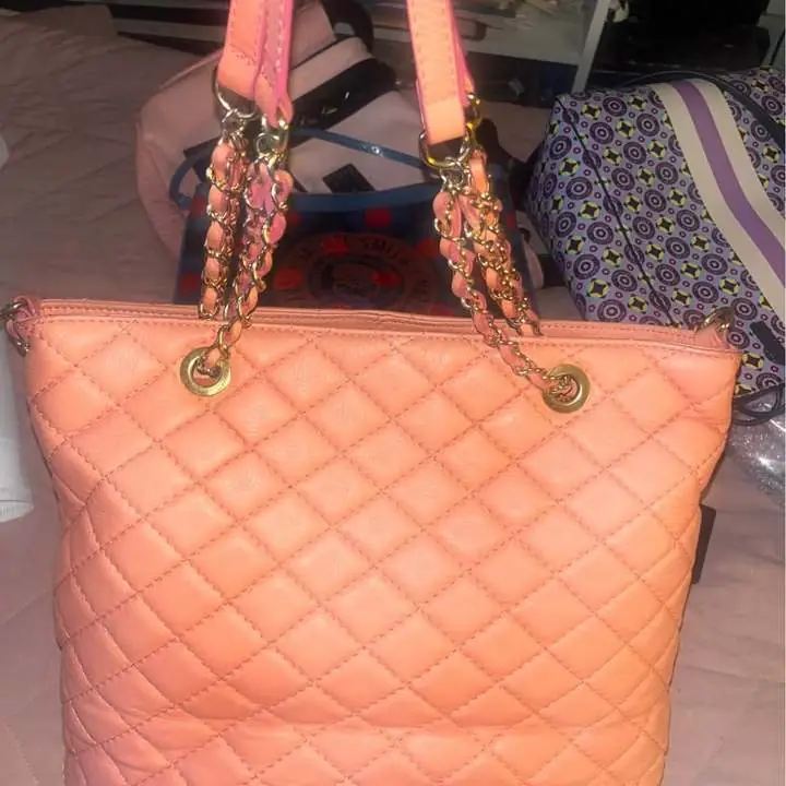 Cartera italiana de cuero color coral