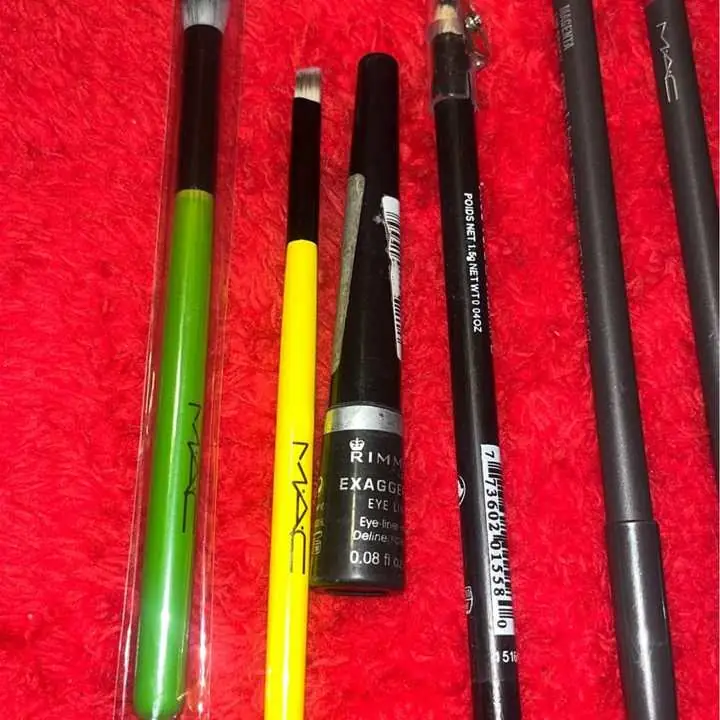 Lápices de labios Mac y accesorios