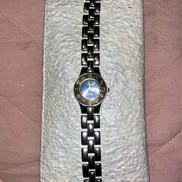 Reloj Louis Ferraud impecable
