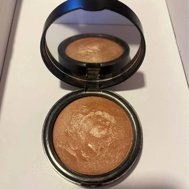 Polvo iluminador bronceante marca note nuevo