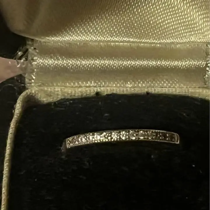 Anillo medio sin fin de plata nuevo