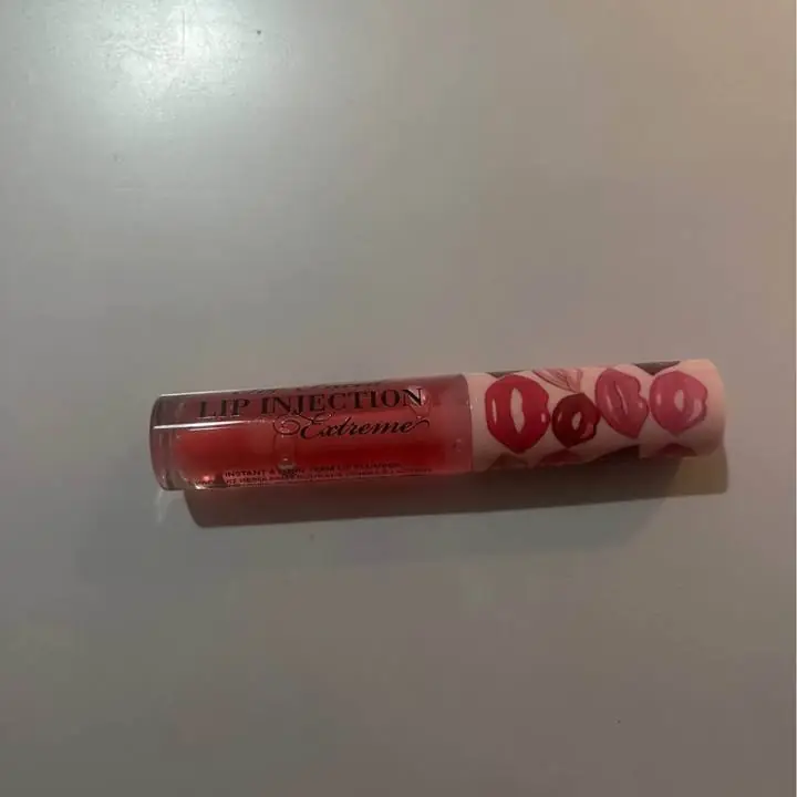 Brillo labial lip injection extreme too faced sabor fruta