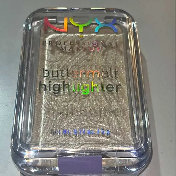 Iluminador highlighter buttermelt Nyx color champagne