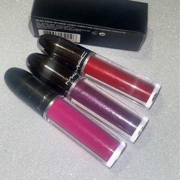 Lip gloss nuevos de Mac precio por unidad