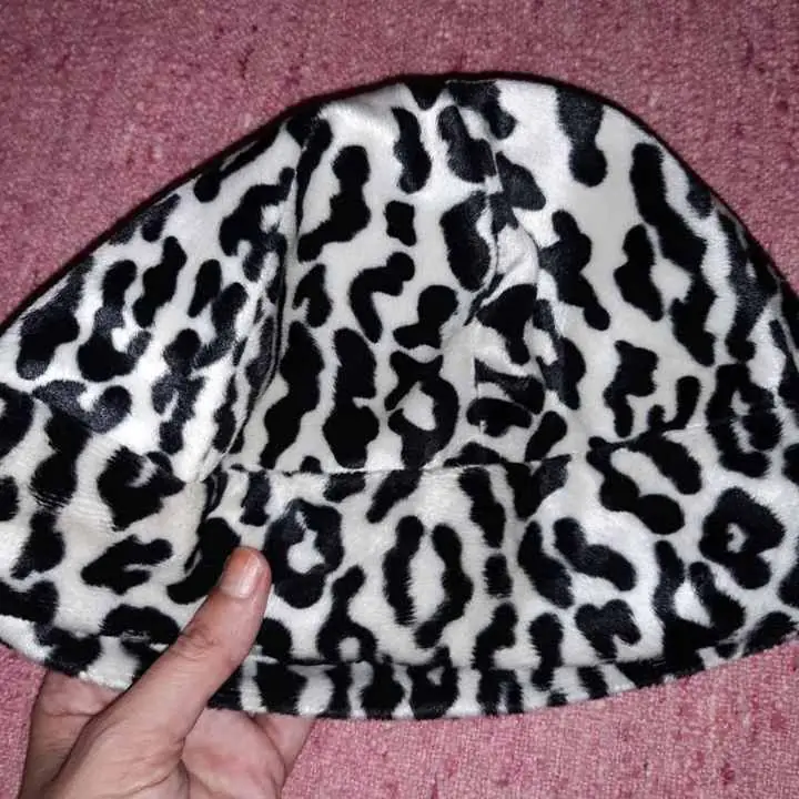Boina de piel importada animal print