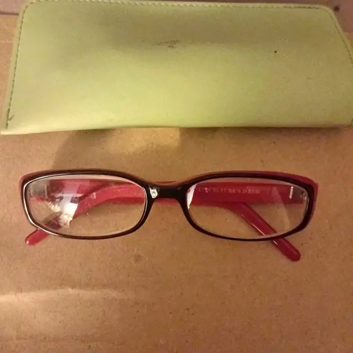 Lentes con aumento casi sin uso