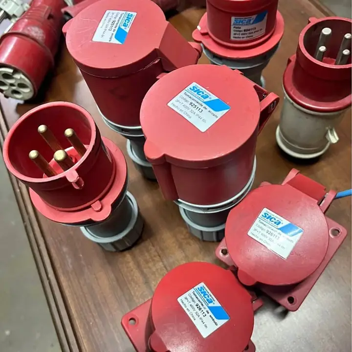 Ficha 4x32 amp