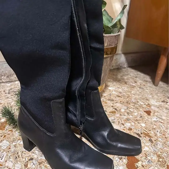 Botas de cuero elastizadas talle 40
