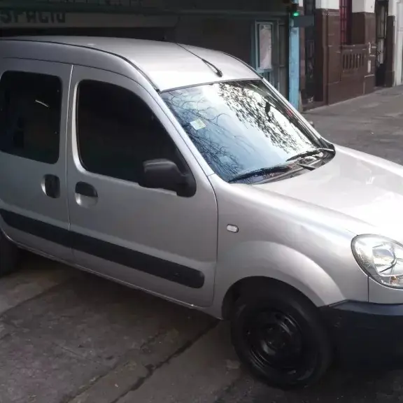 2012 Renault financio en cts fijas en pesos kangoo 1.6 2 furgon confort cd svt 1plc