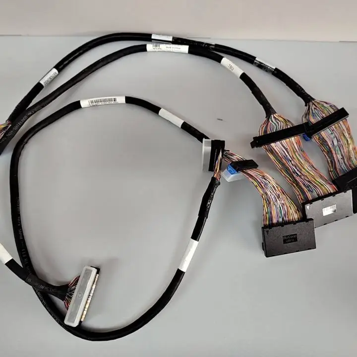 Cable de conexión interna de interfaz SCSI de 68 pines con Terminador / Varios Modelos