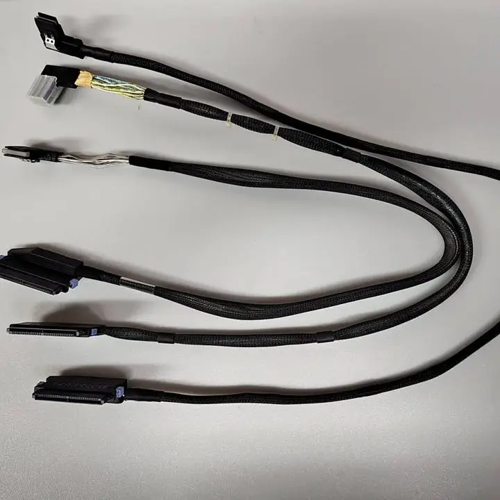 Mini SAS SFF-8484 32 Pin a Mini SAS SFF-8087 36 Pin / Varios Modelos