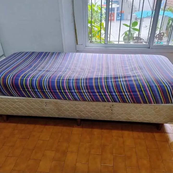 Vendo Sommier 1 plaza /Meyer ANIVERSARIO alta calidad 1 x 80m / se entrega en Avellaneda