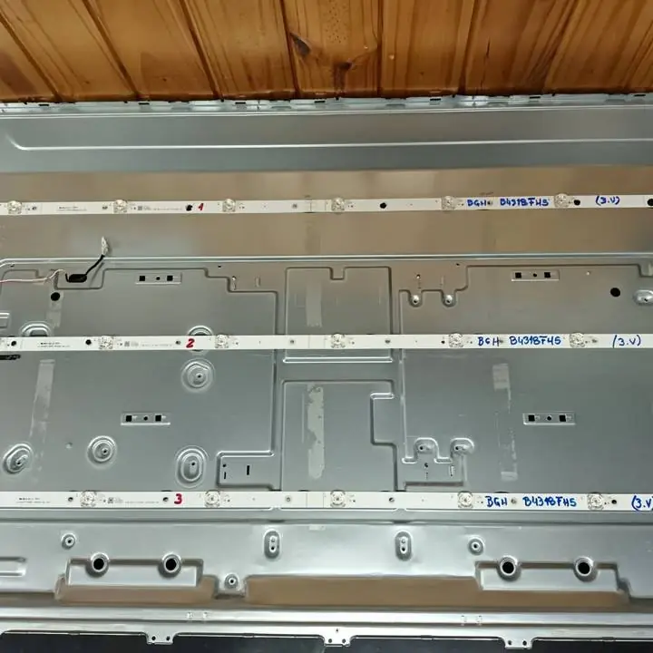 Tiras de LED BGH - B4318FH5 ok