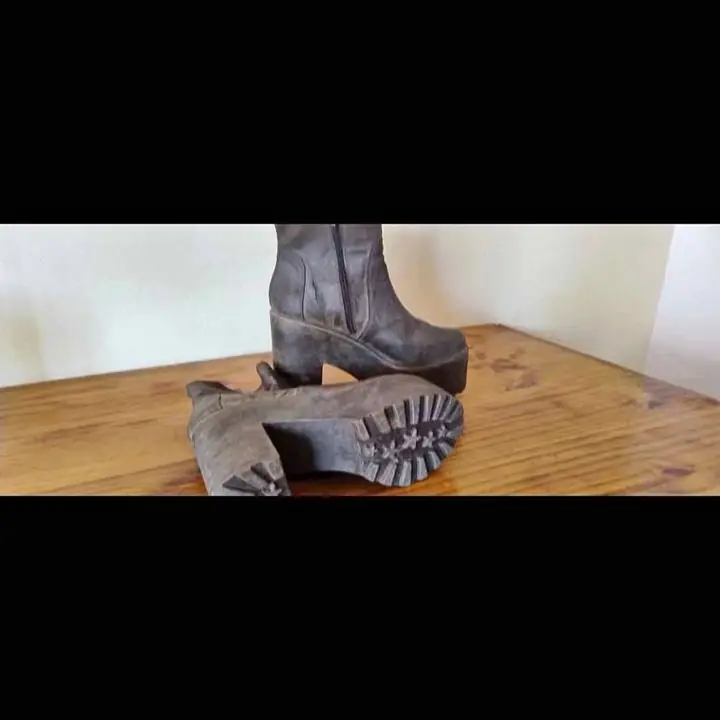 Botas