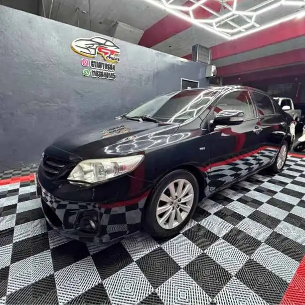 Toyota Corolla 2012 SEG caja manual 6ta Tomo permuta/ financio