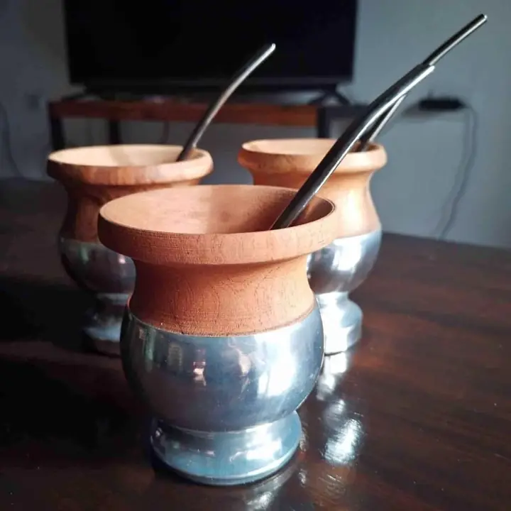 Mate de madera algarrobo media chapa con bombilla