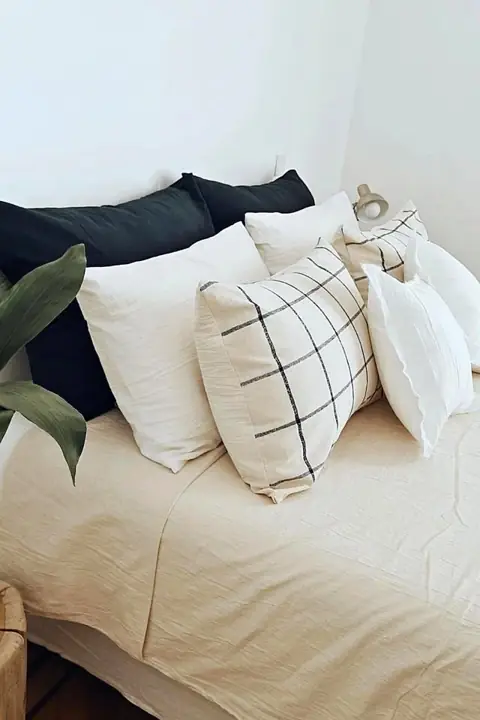Almohadas y almohadones con funda y relleno