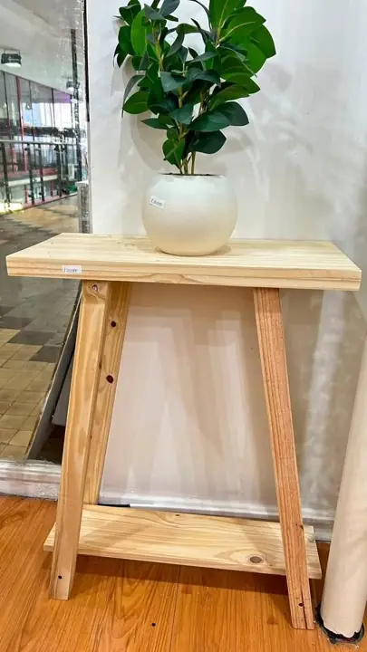 Mesa de arrime de pino