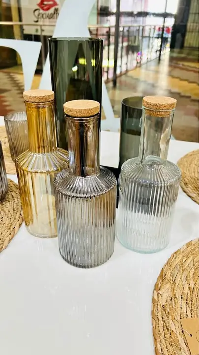 Botella de vidrio y tapa corcho