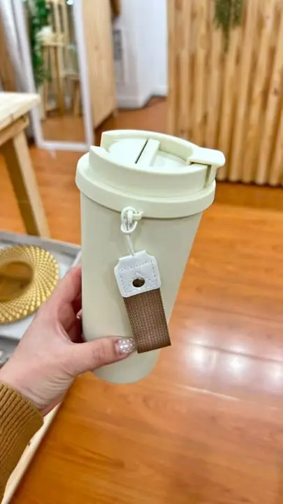 Vaso termico con batidor carga con USB