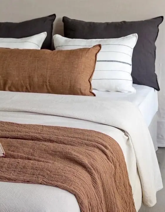 Pie de cama tusor chocolate
