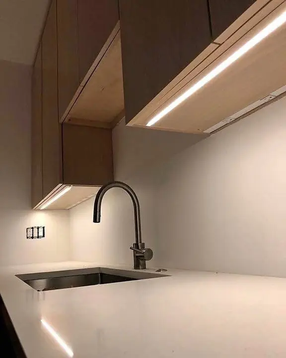 Barra LED Recargable USB con sensor de movimiento 50cm Fría DISPONIBLE