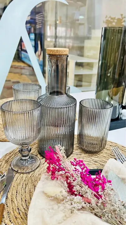 Vaso, copa, botella fume