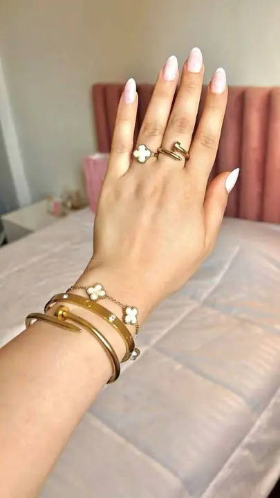 Accesorios en acero quirúrgico