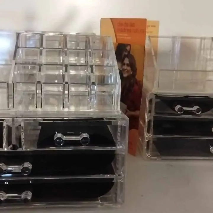 Combo organizadores de maquillaje con detalles! Ver fotos los dos por 25 mil