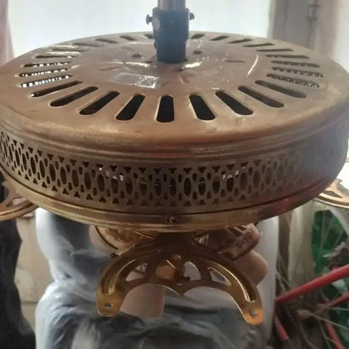 Vendo! Motor de ventilador dorado con tulipas