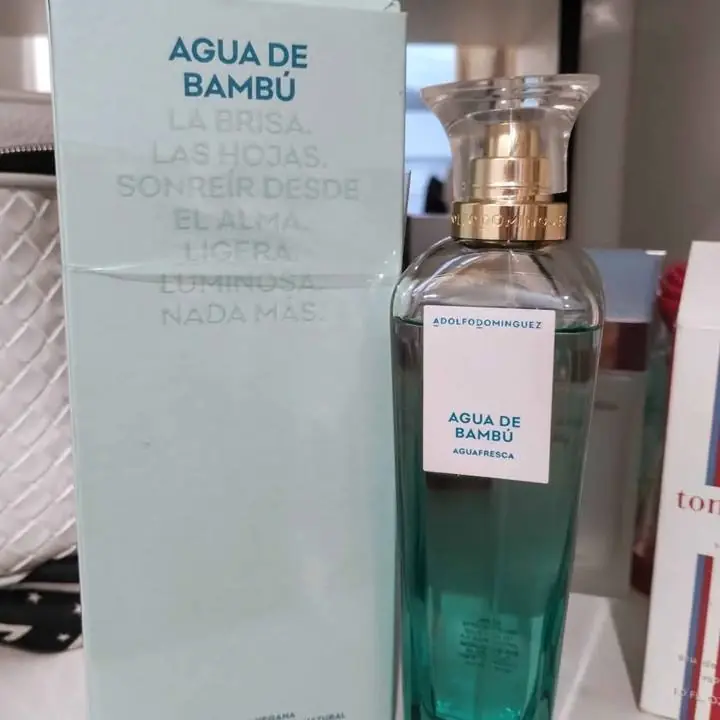 Perfume agua de bambú Adolfo Domínguez USADO.. está por dónde se ve en frasco ( ver imagen)!