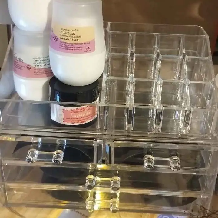 Organizador de maquillaje de acrilico con fallas! Ver fotos