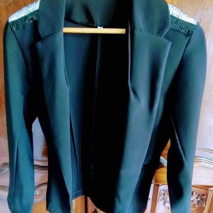 Oferta! blazer negro con strass