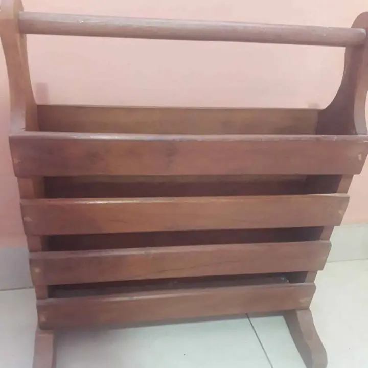 Revistero de madera