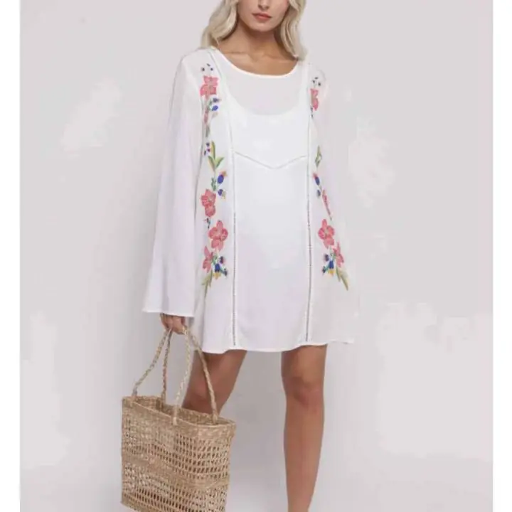 Vestido bordado blanco y negro talle S y M